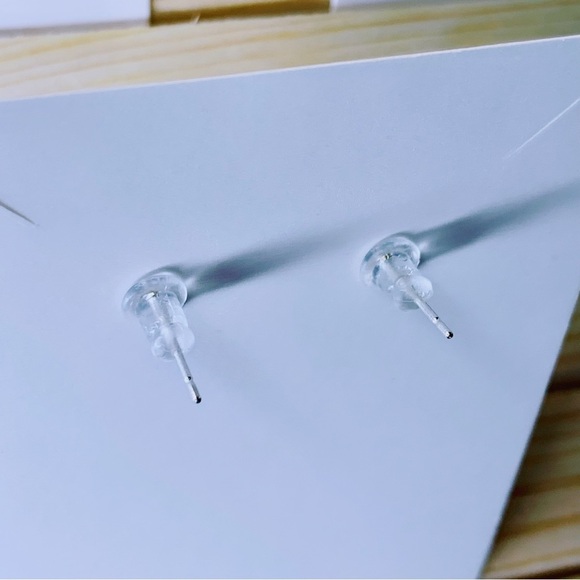 NEW Gold & Pearl Dangle Earrings Meghan Markle Designer Inspired Style - Picture 5 of 10